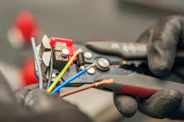 Best Emergency Electrical Repair  in Tavares, FL